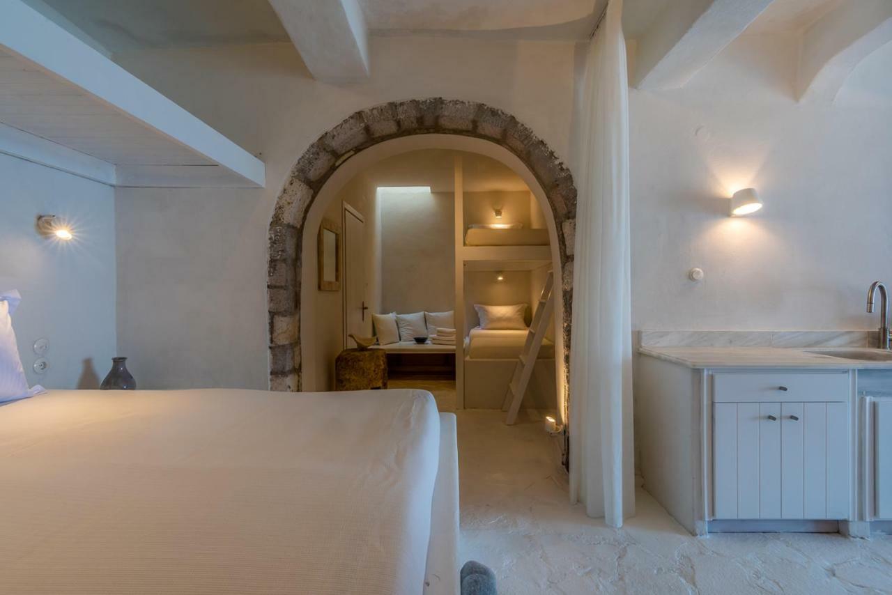 Villa Neosikos Amazing Beach House In Milos Island à Klima  Extérieur photo