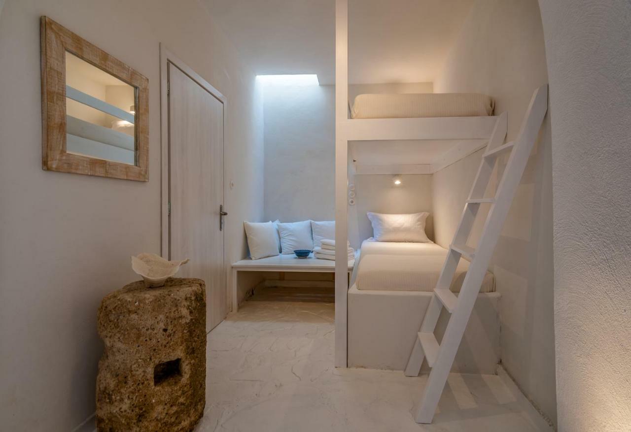 Villa Neosikos Amazing Beach House In Milos Island à Klima  Extérieur photo